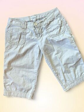 Vintage Y2K Aeropostale Cream Cotton Capris
